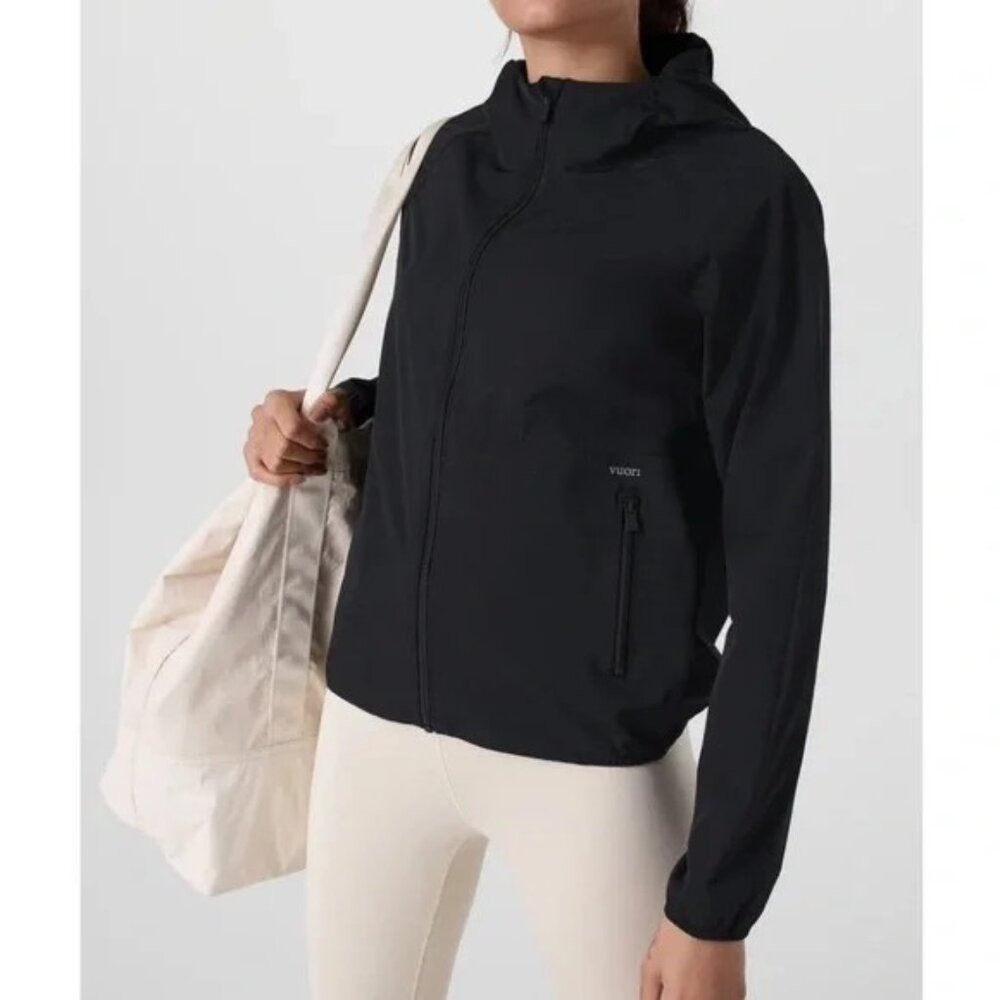 Vuori Women’s Renew Trainer Shell Jacket Black Size Large